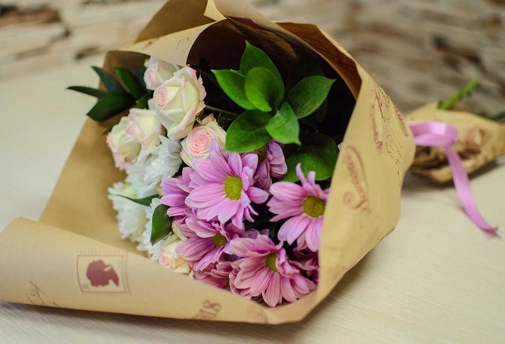 Букет цветов из: Розы и Хризантемы в Белово