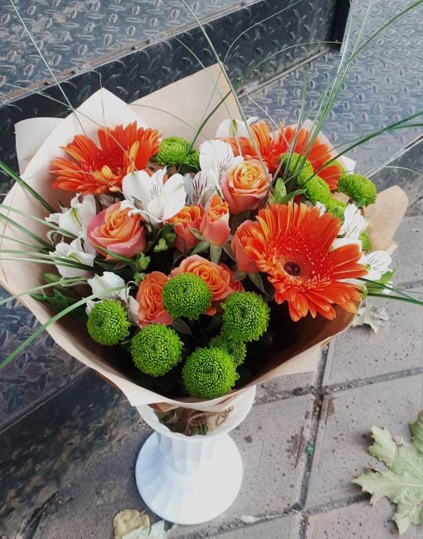 Букет цветов из: Герберы, Хризантемы, Альстромерии и Розы в Белово
