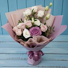 Букет цветов из:  Розы и Лизиантусы в Белово
