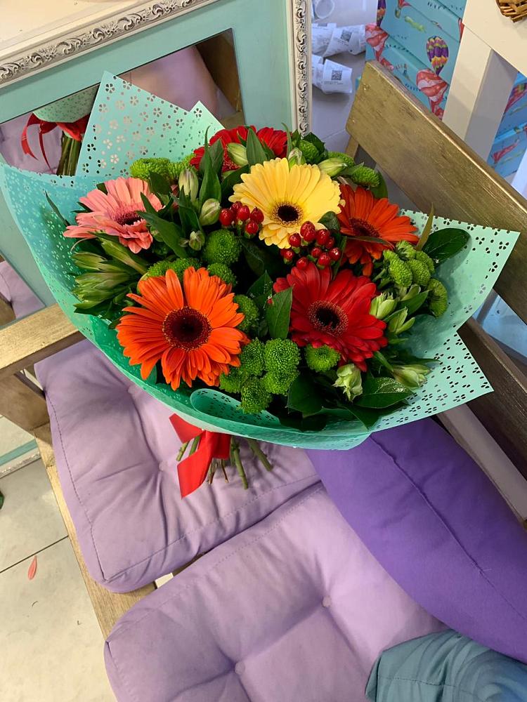 Букет цветов из: Герберы, Хризантемы и Альстромерии в Белово