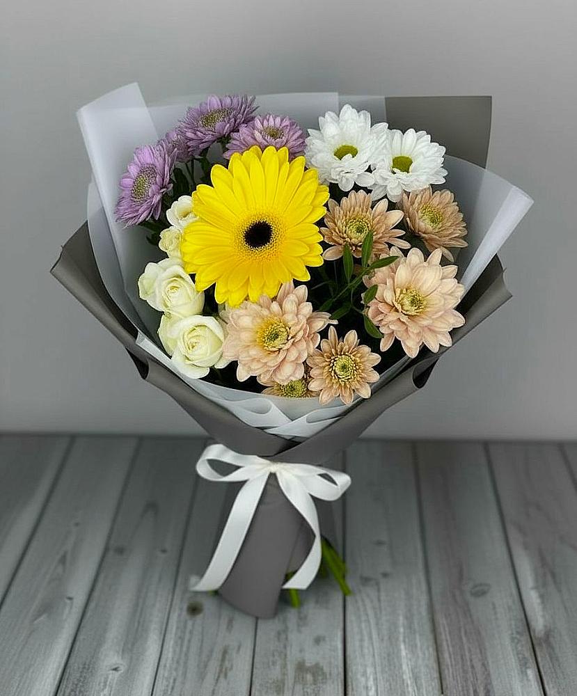 Букет цветов из: Розы, Герберы и Хризантемы в Белово