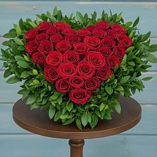 Цветочная композиция из Розы в виде сердца в Белово