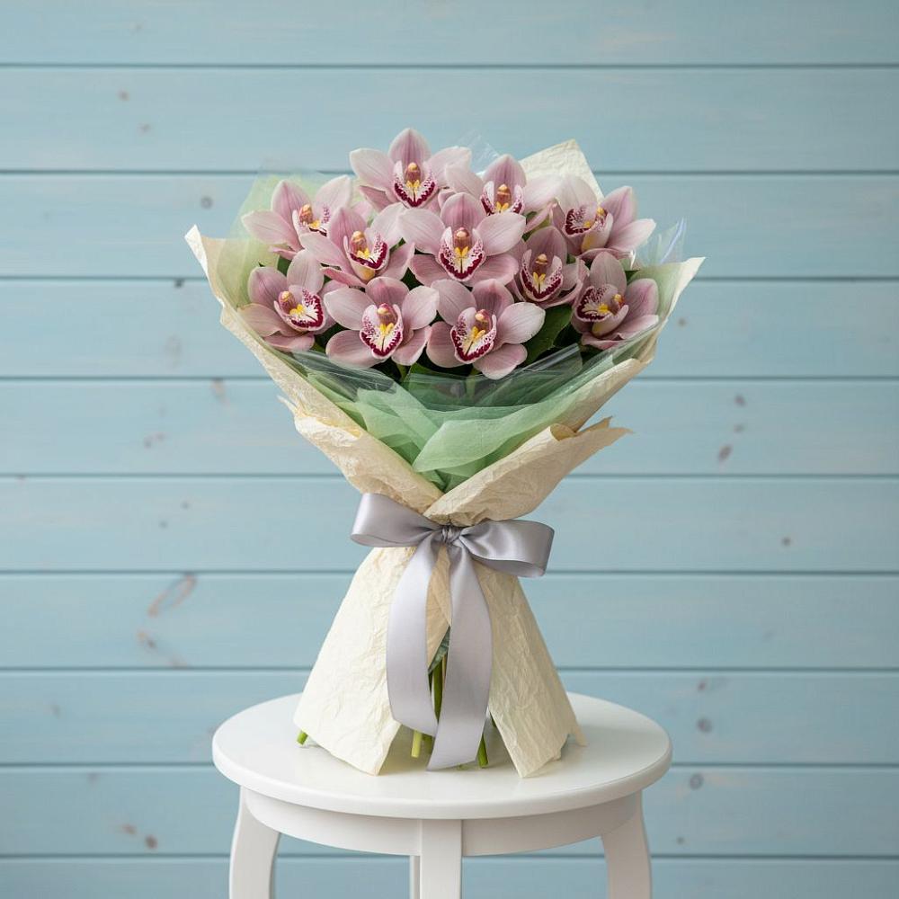 Букет цветов из: Орхидеи и Розы в Белово