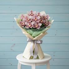 Букет цветов из:  Орхидеи и Розы в Белово