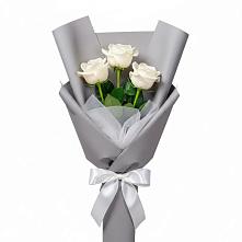 Букет 3 белые розы в Белово