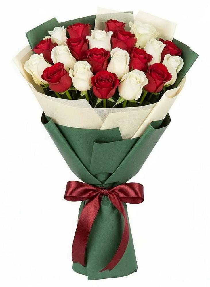 Букет Микс из красных и белых роз в Белово