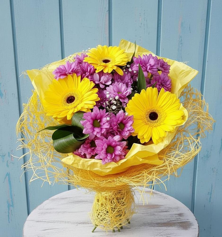 Букет цветов из: Хризантемы и Герберы в Белово