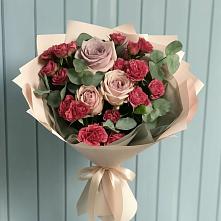 Букет цветов из:  Гвоздики и Розы в Белово