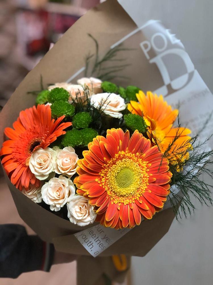 Букет цветов из: Герберы, Хризантемы и Розы в Белово
