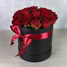 Цветочная композиция из Розы в шляпной коробке в Белово