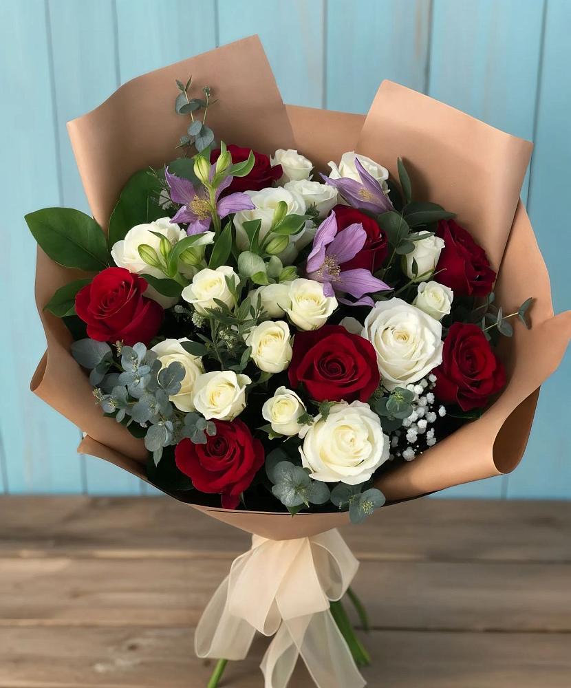 Букет цветов из: Розы и Альстромерии в Белово