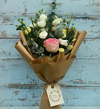 Букет цветов из:  Розы и Лизиантусы в Белово