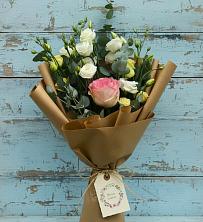Букет цветов из:  Розы и Лизиантусы в Белово