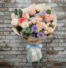 Букет цветов из:  Розы, Лизиантусы и Гвоздики в Белово