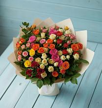 Букет Микс из разноцветных кустовых роз в Белово